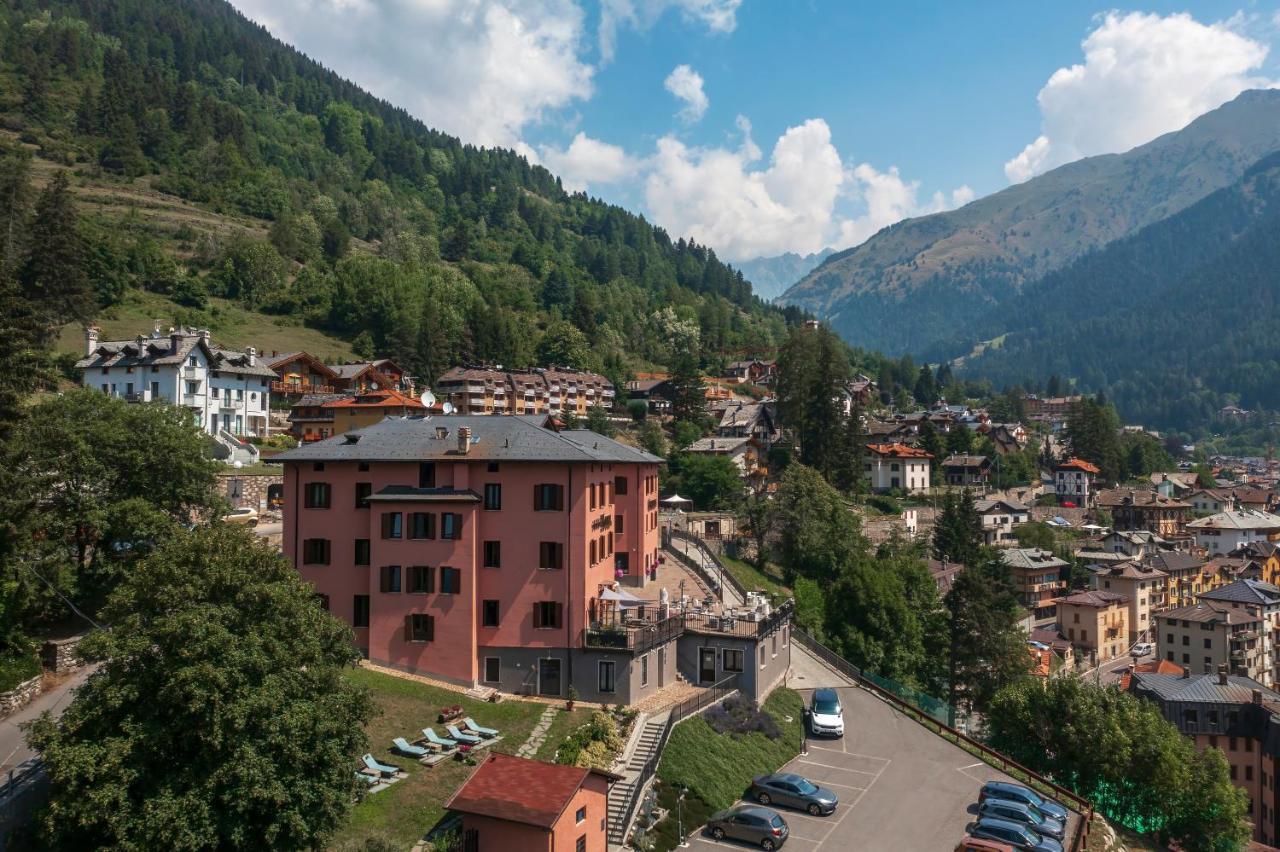 Hotel Garni Cristallo Ponte Di Legno Eksteriør billede